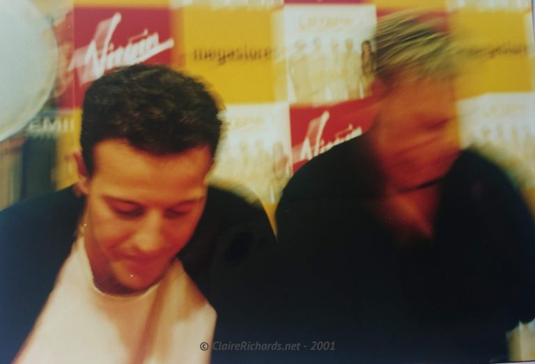 Lee & H Ghost at Gold Signing 2001